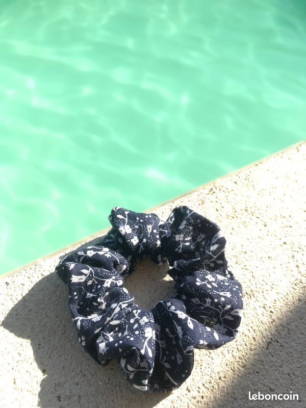 Chouchou scrunchie fleuri (image 3)