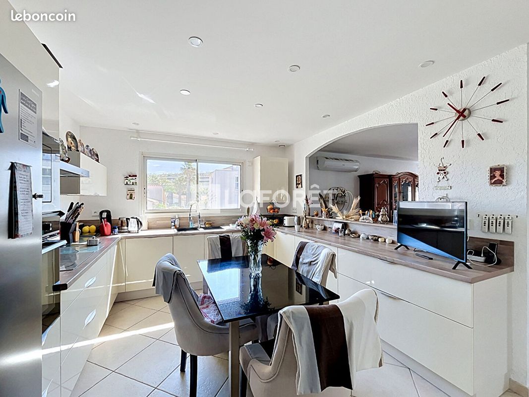 Propriété 5 pièces 220 m² (image 6)