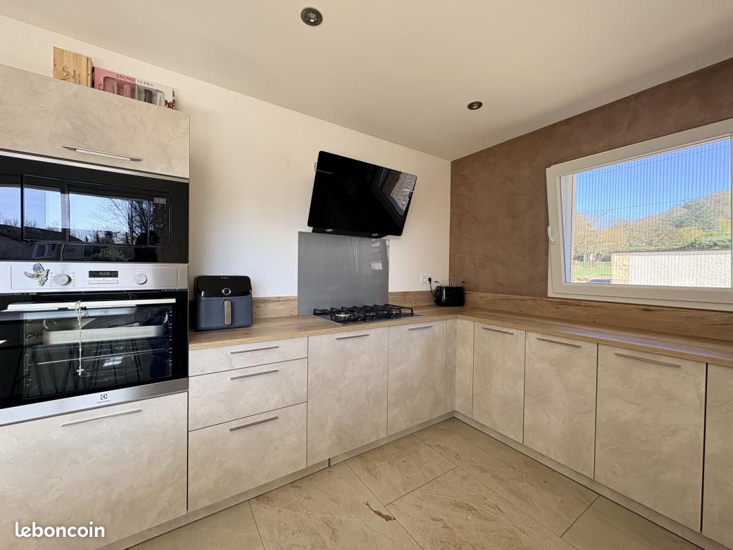 Maison 4 pièces 112 m² · à Saint-Savin · 112 m² · 349 000 €
