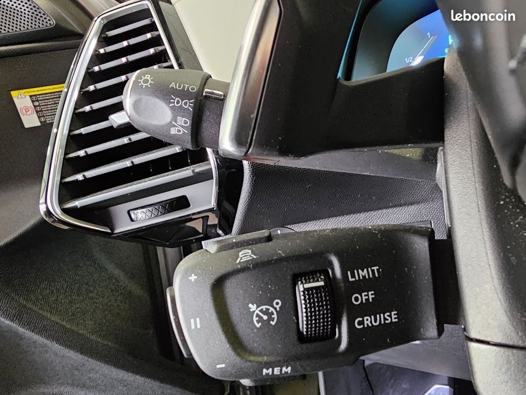 DS DS 7 Hybride Rechargeable E-Tense 225 EAT8 Rivoli - TVA RECUPERABLE - TOIT OUVRANT - CAMERA 360 - SIEGES (image 25)