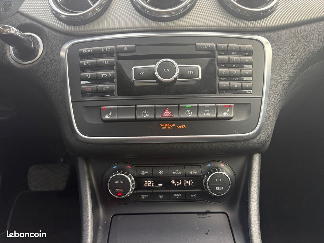 MERCEDES CLASSE GLA 250 Sensation Caméra De Recul Climatisation Auto Garantie 12 mois (image 16)