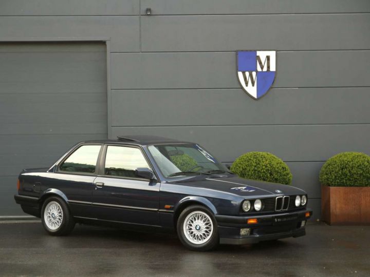 Très belle BMW 318 IS - Voitures