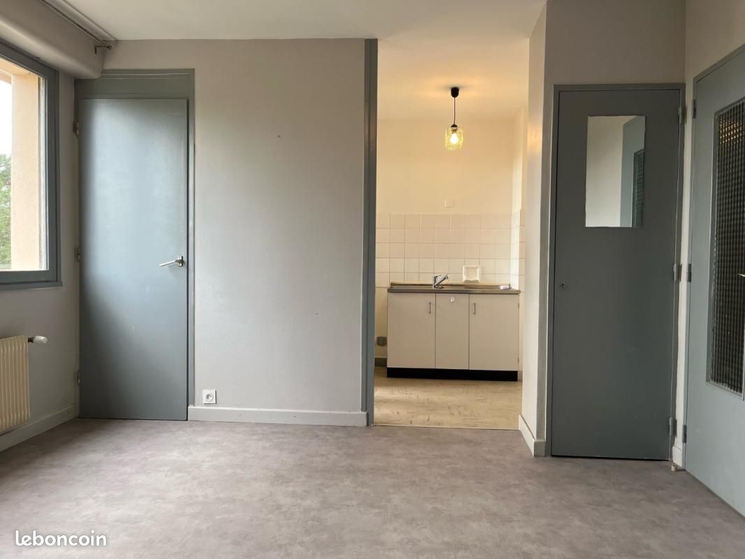 Appartement 1 pièce 26 m² · à Riorges · 26 m² · 370 €/mois