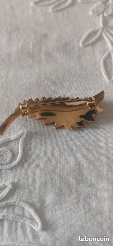 Broche Vintage Plaquée Or Souvenir De Gérardmer - Ancienne, Motif Palme, Petit Bijou