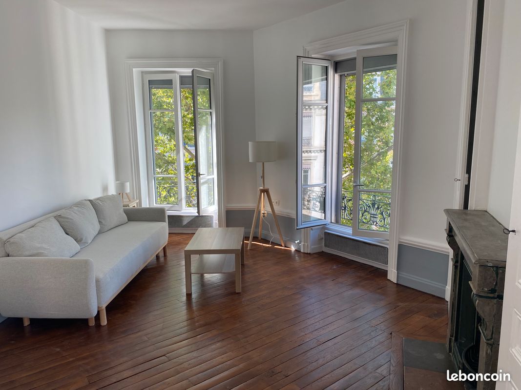 Appartement 2 pièces 61 m² · à Paris · 61 m² · 1 230 €/mois