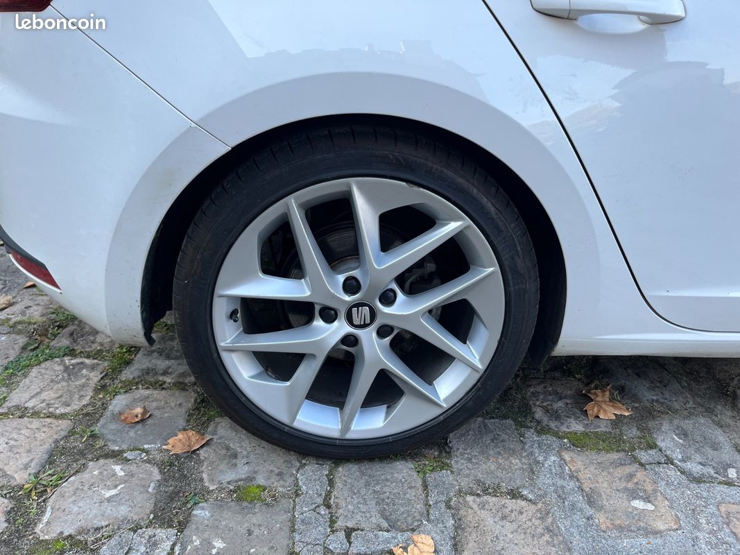 SEAT LEON 1.8 TFSI 180 Start/Stop FR DSG7 / TOIT OUVRANT / FULL ENTRETIENT / FULL LED / JANTES 18 (image 27)