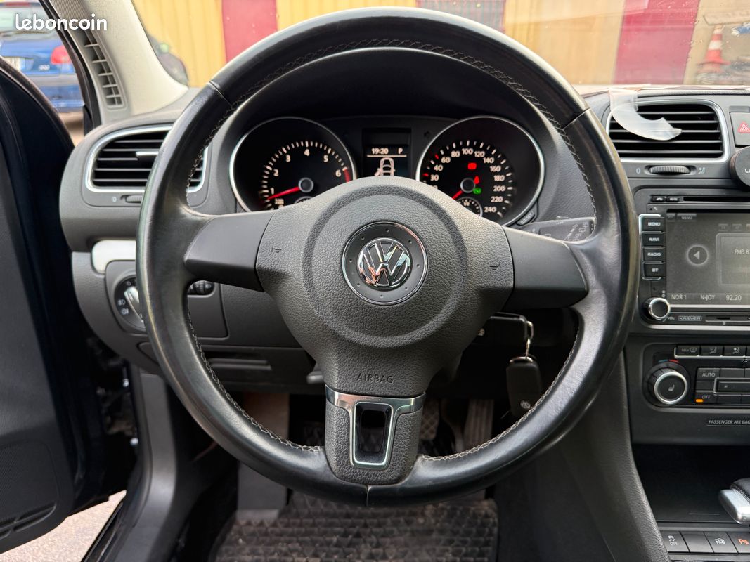 Volkswagen GOLF 6 VI 1.4 TSI 122CH TEAM DSG7 3P, Coupé 7cv, 5 portes, mise en circulation le 27-09-2011 (image 8)