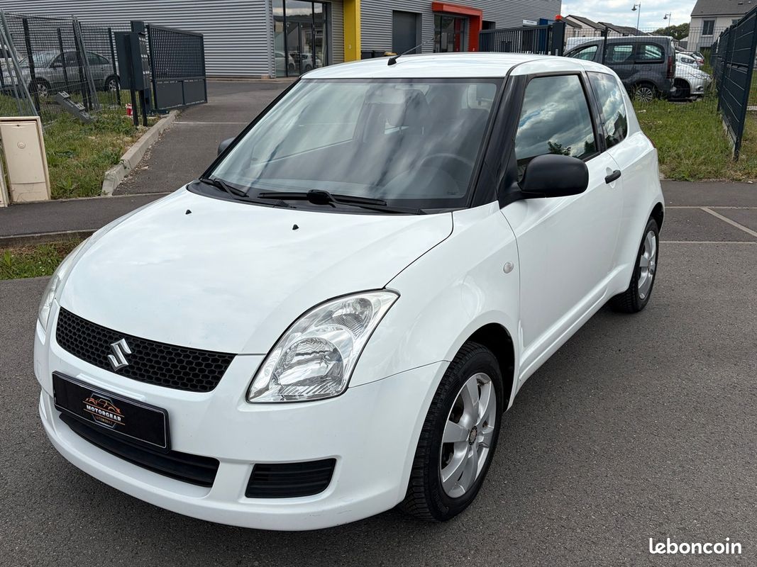 Suzuki Swift 1.3 CLASSIC 92 CH (image 3)