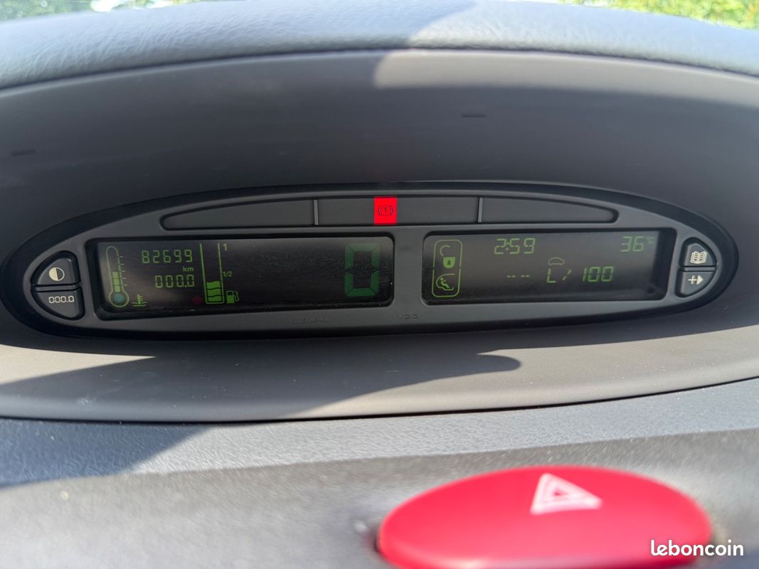 Citroën Xsara Picasso 1.6 HDI 90 CONFORT * PREMIÈRE MAIN (image 13)