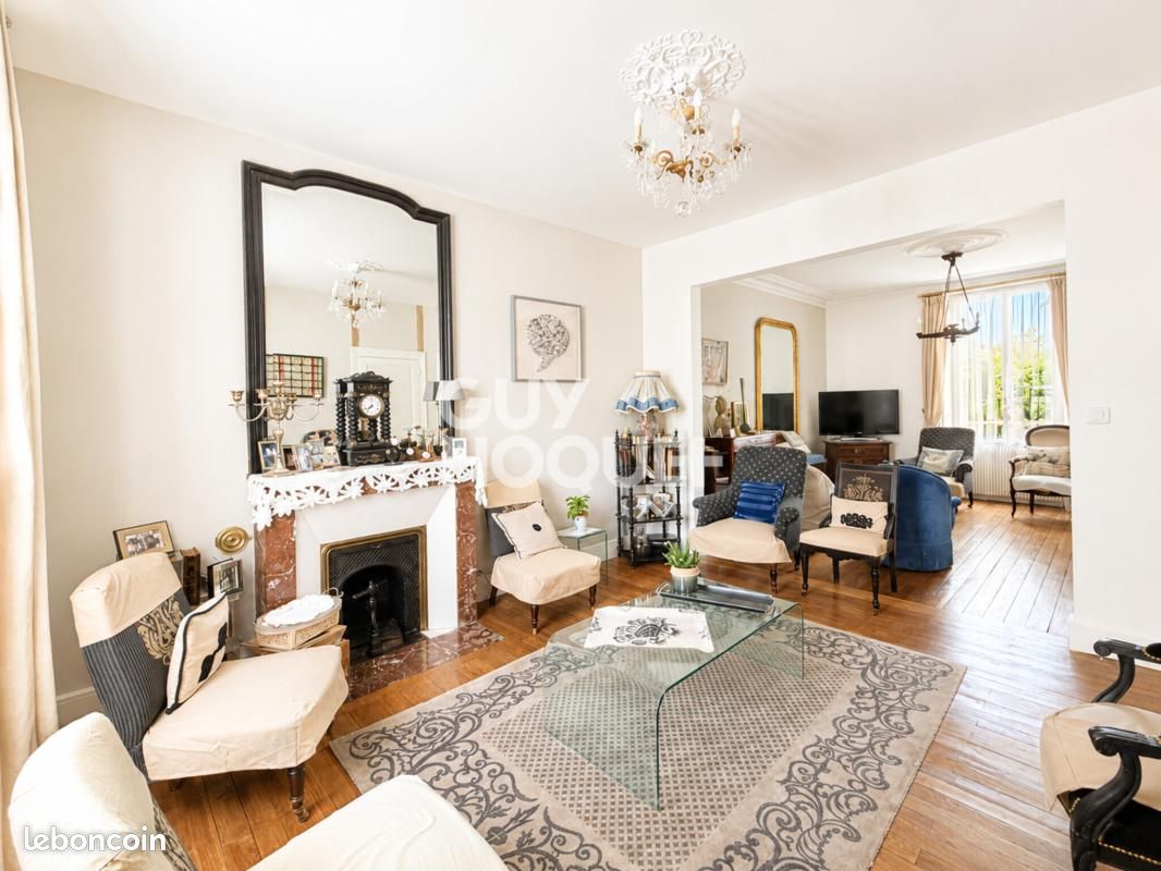 Maison 7 pièces 203 m² · à Bourges · 203 m² · 409 000 €