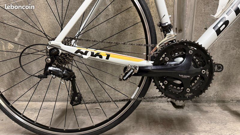 Vélo de route B'twin / triban 520 ACR 6061 - Aluminium fourche Carbone + support bidon (image 3)