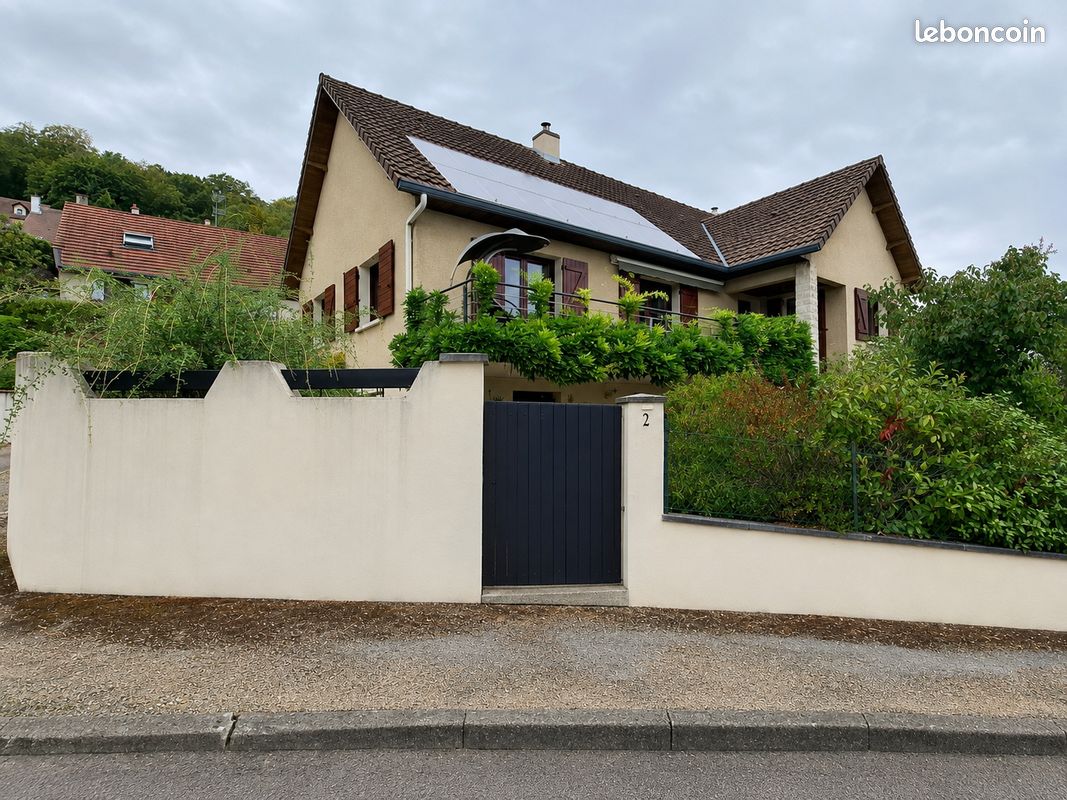 Maison 8 pièces 185 m² · à Corcelles-les-Monts · 184,6 m² · 549 000 €