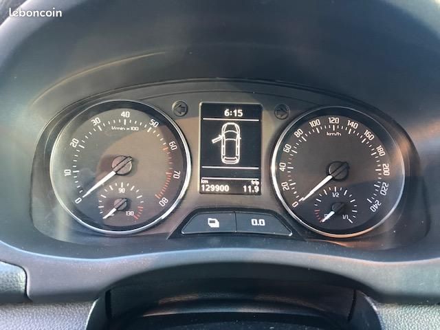Skoda FABIA 1.2 STYLE 5 PORTES (image 18)
