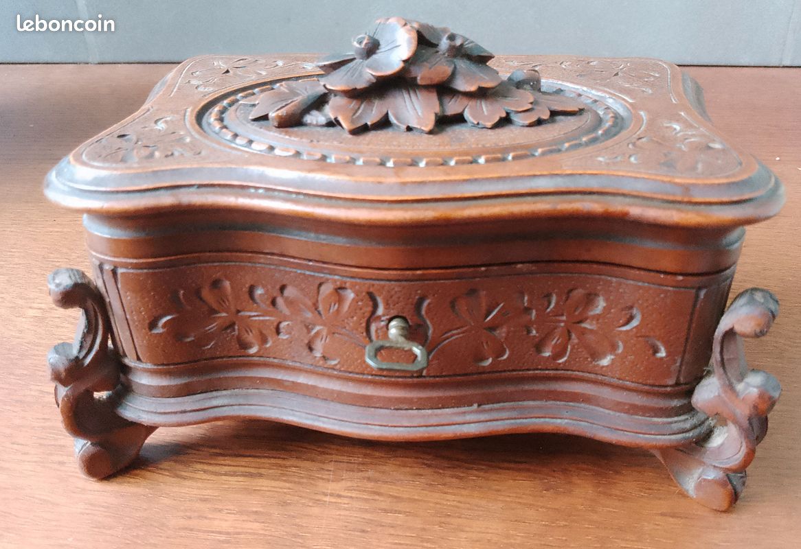 Ancienne Boîte à Bijoux En Bois Sculpté - Objet Vintage, Occasion