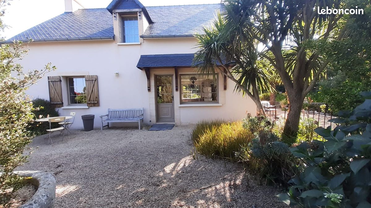 Maison 5 pièces 142 m² · à Lampaul-Guimiliau · 142 m² · 262 000 €