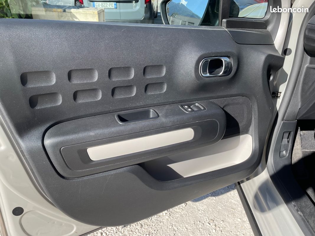 CITROEN C3 GENERATION-III 1.5 BLUEHDI 100CH BVM6 FEEl (image 20)