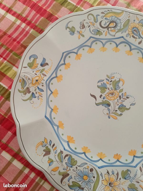 Plat décoratif motif fleurs faience de Nevers en très bon état (image 7)
