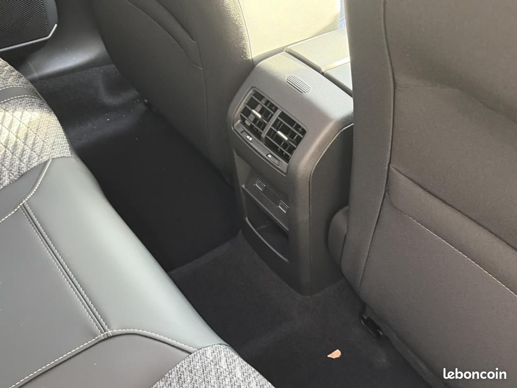 Peugeot 308 BlueHDi 130ch SetS EAT8 Allure (image 12)