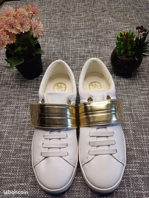 Magnifiques chaussures baskets NEUVES Guess tenis lifestyle