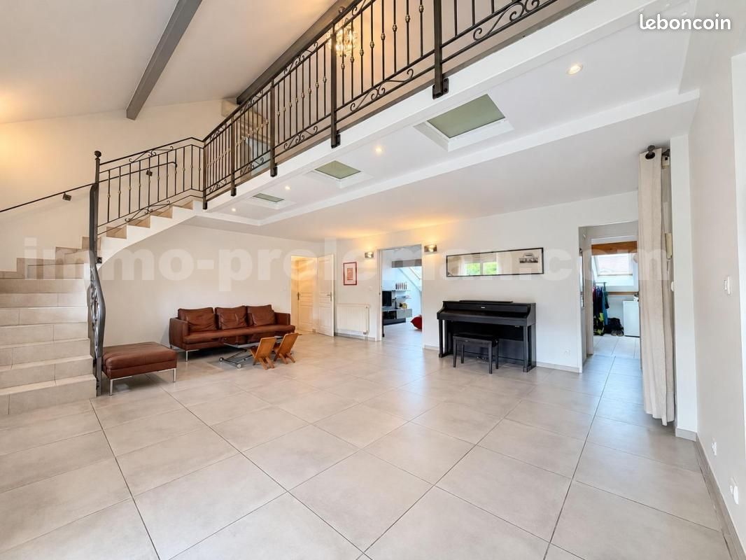 Appartement 6 pièces 150 m² · à La Roche-sur-Foron · 150 m² · 509 000 €