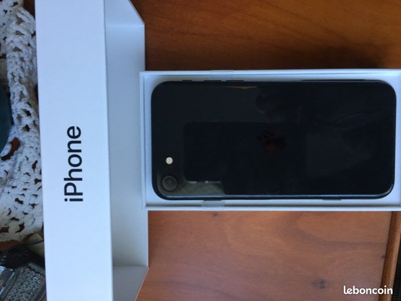 Téléphone iPhone (image 1)
