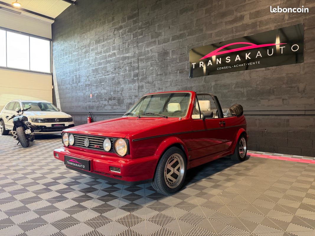 VOLKSWAGEN GOLF CABRIOLET 1.8 90ch - MOTEUR REFAIT 5000KMS - CAPOTE NEUVE - PEINTURE NEUVE - DOSSIER PHOTO RESTAURATION... (image 2)