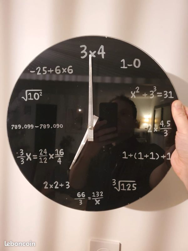 Vends horloge geek (image 1)