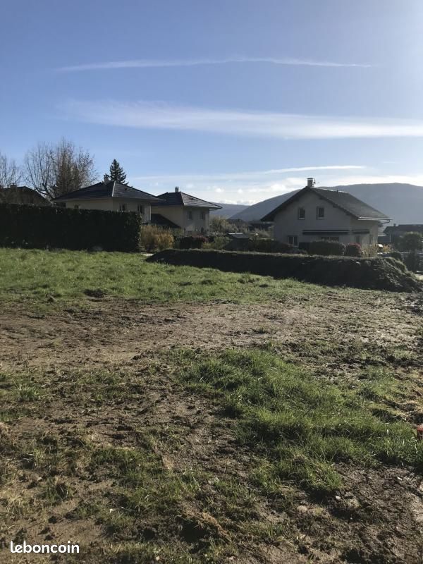 Terrain 678 m² Sillingy · 289 000 €