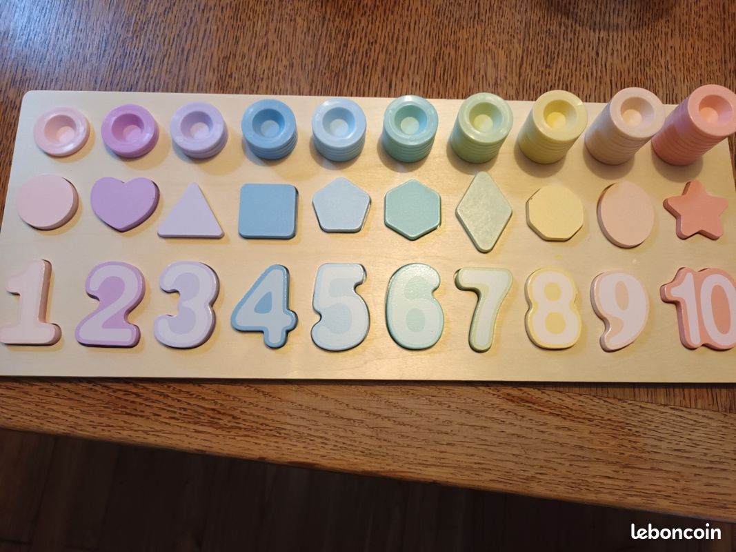 Jeu en bois chiffres/formes (image 1)