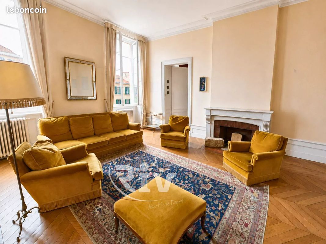 Appartement 5 pièces 183 m² · à Vienne · 183 m² · 369 000 €
