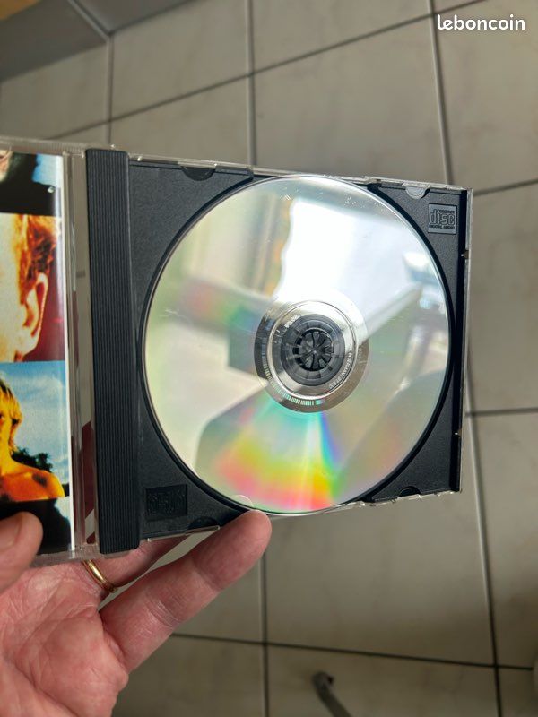 Cd greatest hits du groupe POLICE (image 3)