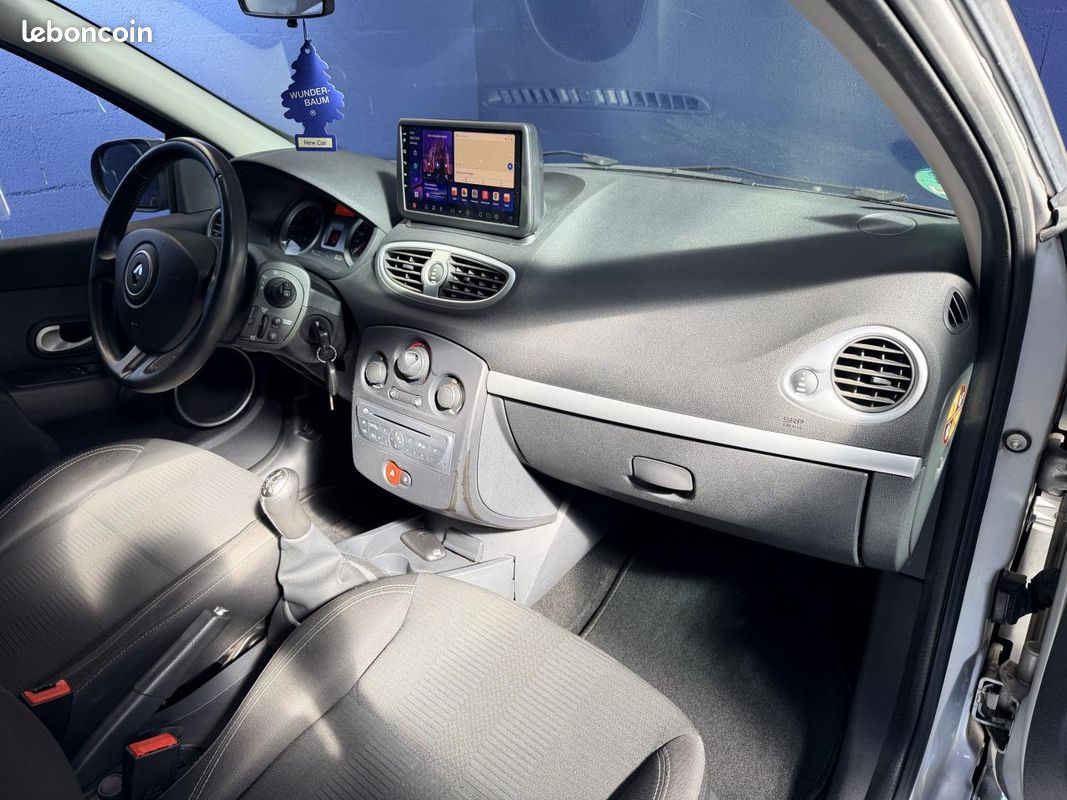 RENAULT CLIO 1.2i 75 DYNAMIQUE (image 9)