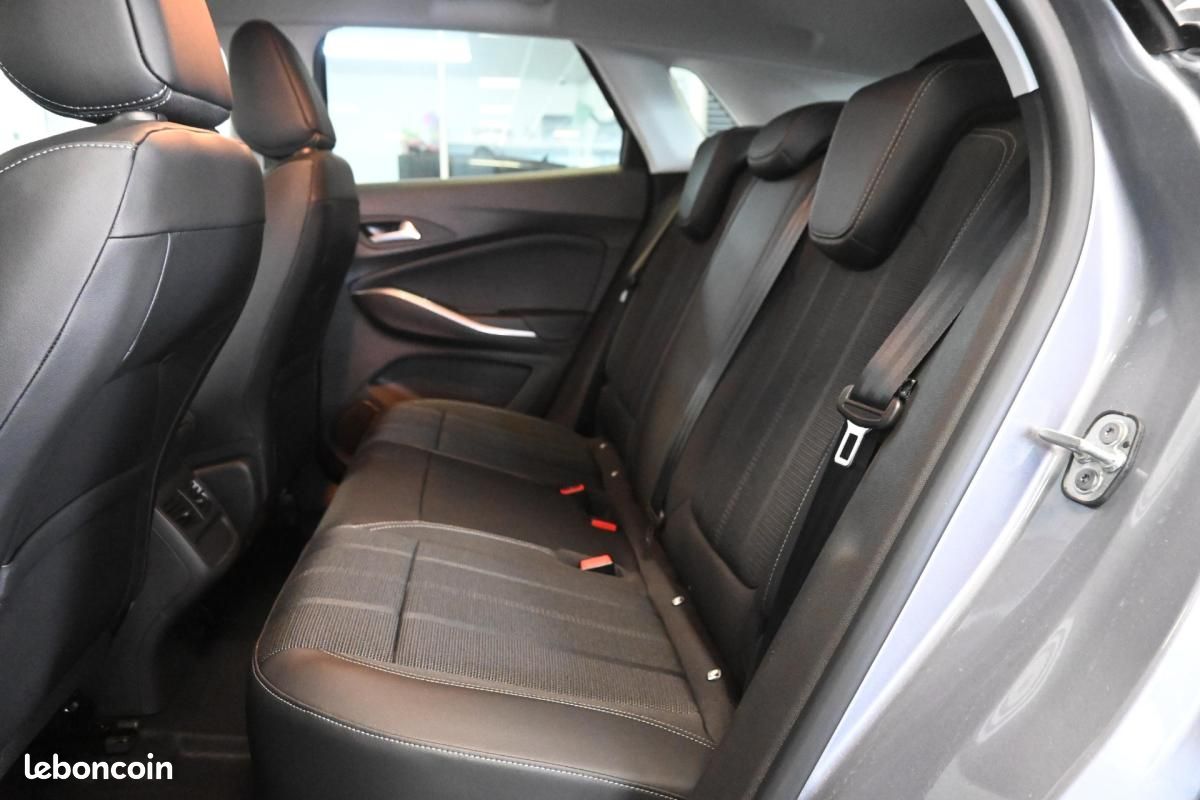 Opel grandland Hybrid 225 ch BVA8 Elegance Business (image 10)