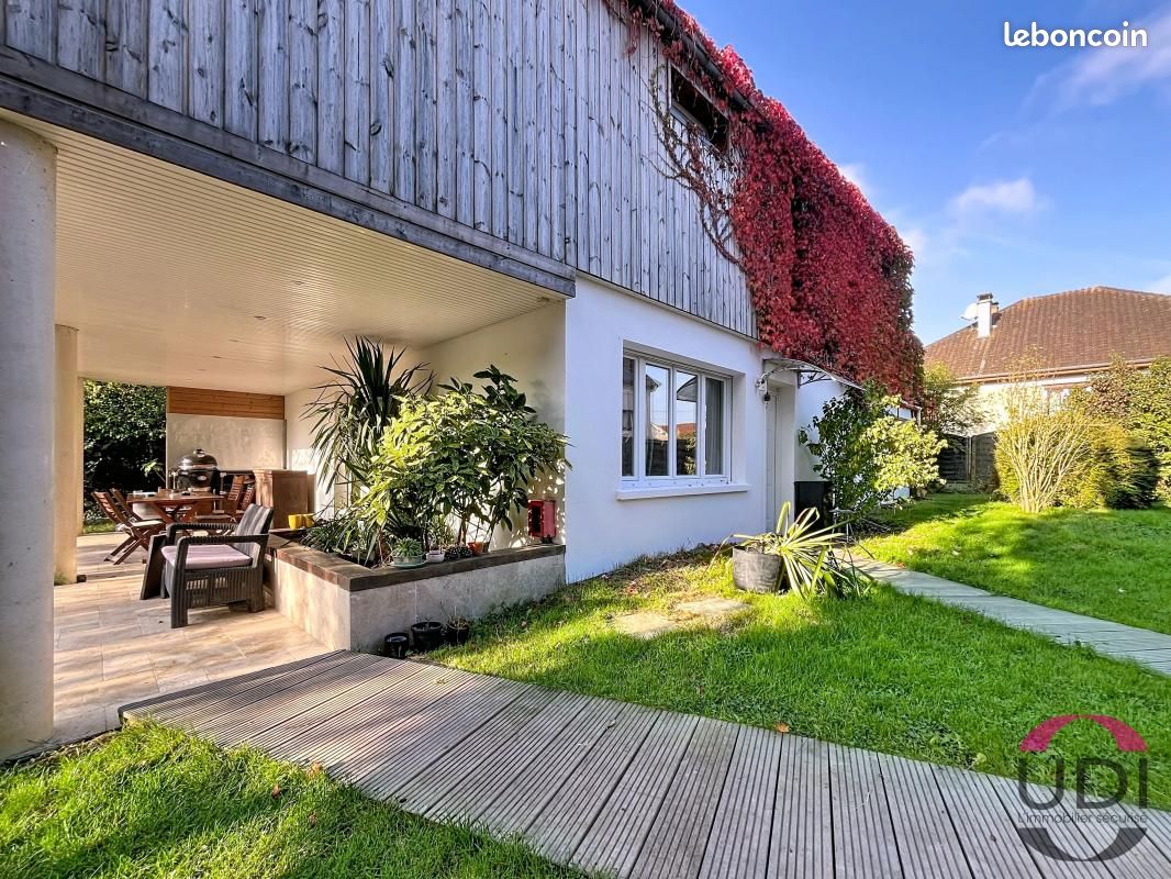 Maison 6 pièces 173 m² · à Saint-Fargeau-Ponthierry · 173 m² · 380 000 €