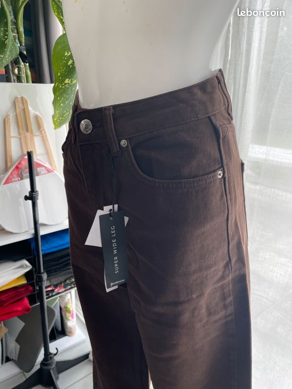 Jeans marron super wideleg marque "Stradivarius" taille 36 neuf avec étiquette (image 2)