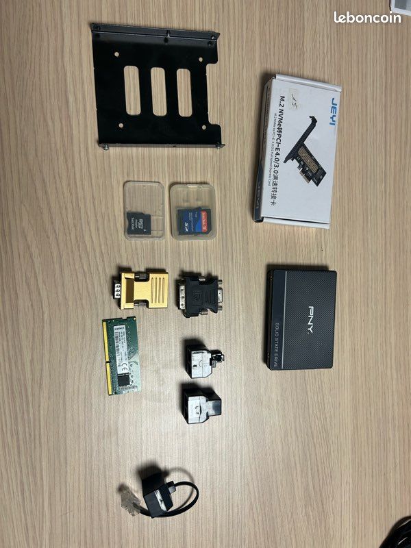 Lot informatique SSD PNY 120 Go RAM DDR4 adaptateurs PCIe NVMe VGA DVI
