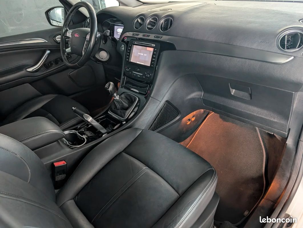 FORD GALAXY II 2.2 TDCI 200 FAP Titanium 7 places (image 17)