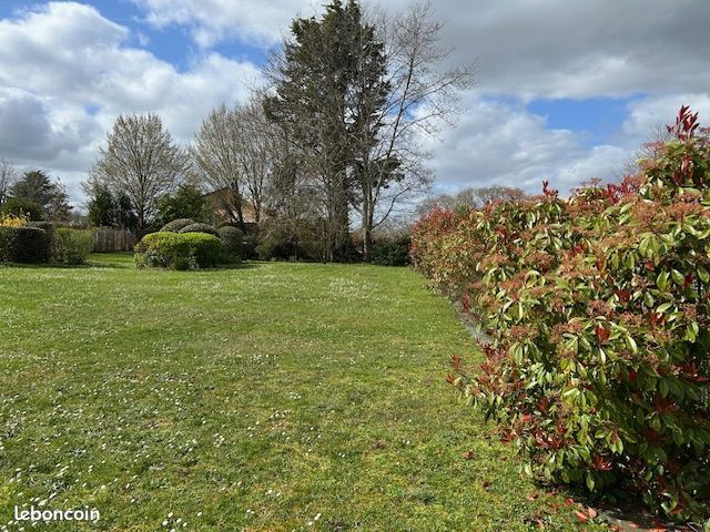 Terrain à bâtir de 500 m² à LEOGNAN (33) · à Léognan · 220 000 €