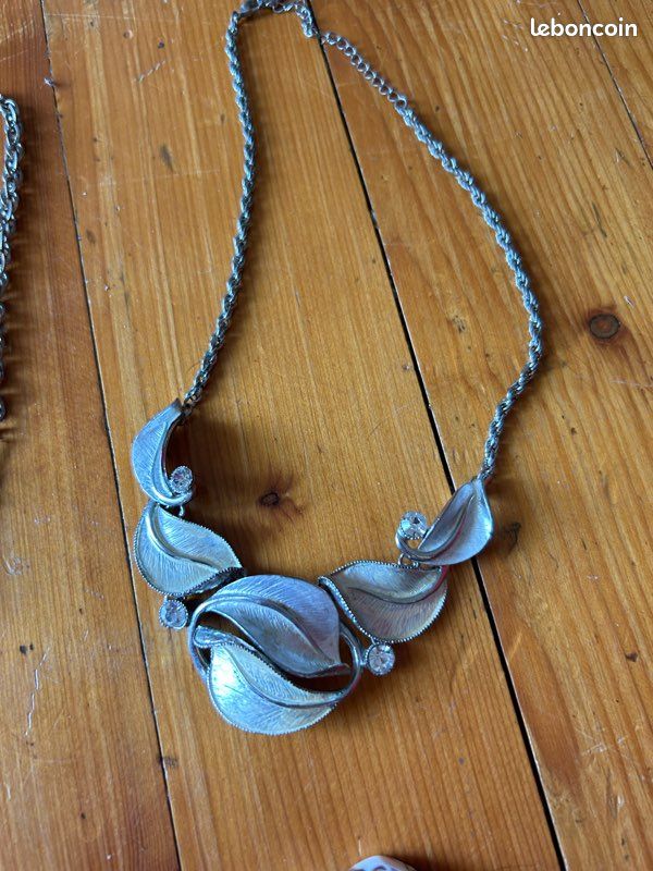 Lot De Bijoux Fantaisie Anciens Et Rares - Collier Vintage R54 - Parfait Pour Les Amateurs De Pièces Uniques
