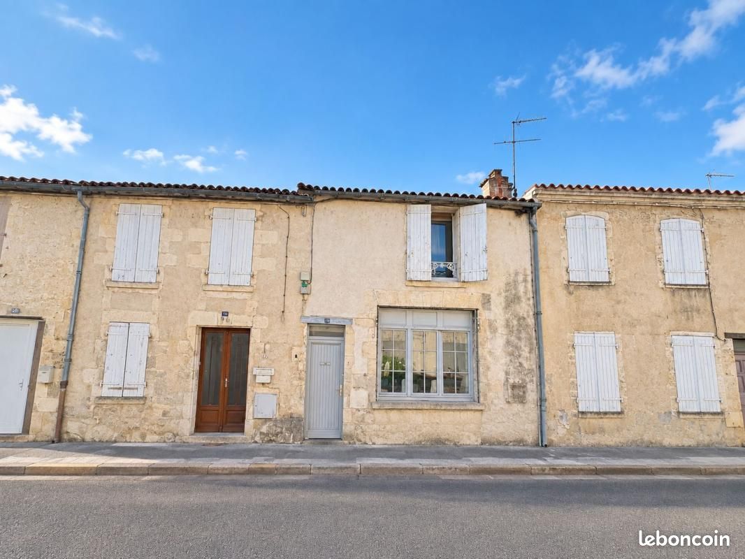 Maison 4 pièces 120 m² · à Saint-Jean-d'Angély · 120 m² · 159 000 €