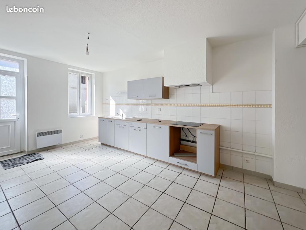 Maison 3 pièces 83 m² · à Grenade · 83 m² · 750 €