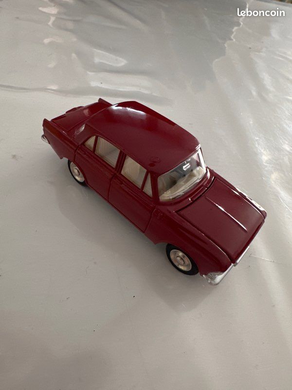 DINKY TOYS FRANCE - 1410 - Moskvitch - En boite EUR 139,90 - FR