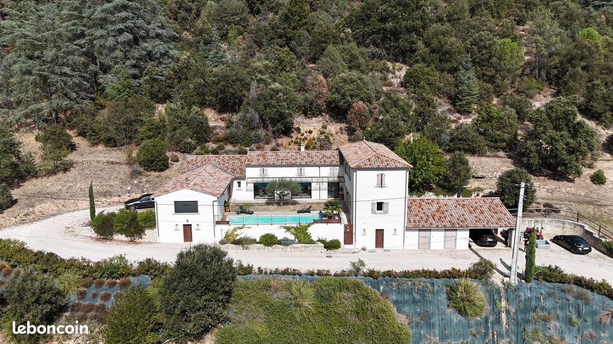 Maison 6 pièces 200 m² · à Saint-Fortunat-sur-Eyrieux · 200 m² · 790 000 €