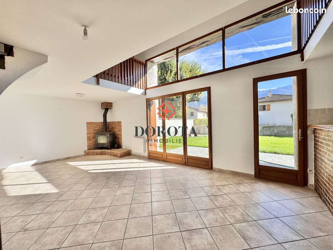 Maison 5 pièces 160 m² · à La Terrasse · 160 m² · 1 500 €/mois
