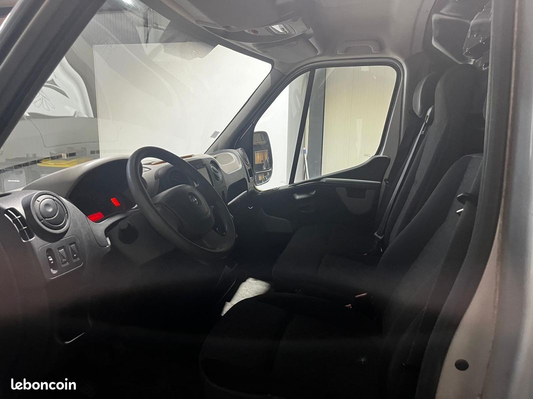 OPEL MOVANO FOURGON 3300 L2H2 2.3 CDTI 130 ch CAMERA DE RECUL - CABINE TRES PROPRE (image 2)