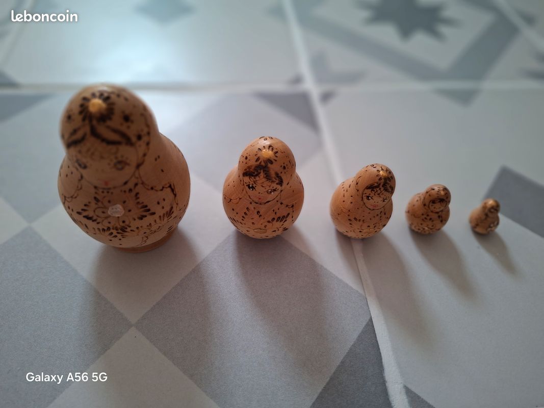Poupées russes gigognes (Matriochkas) en bois brut gravé – Très bon état (image 4)