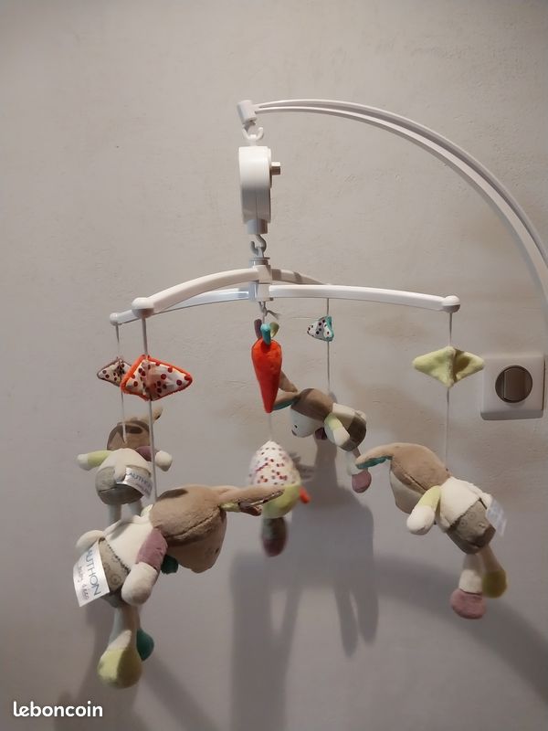 Mobile musical (image 1)
