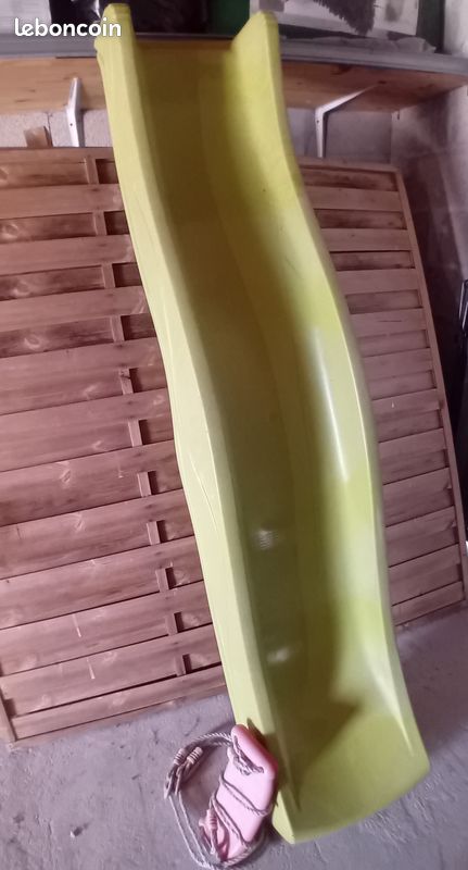 Toboggan et balançoire (image 1)