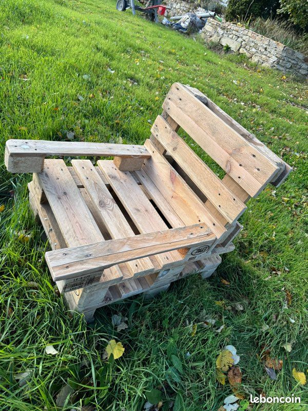 Chaise en palette fabriqué fraîchement (image 1)