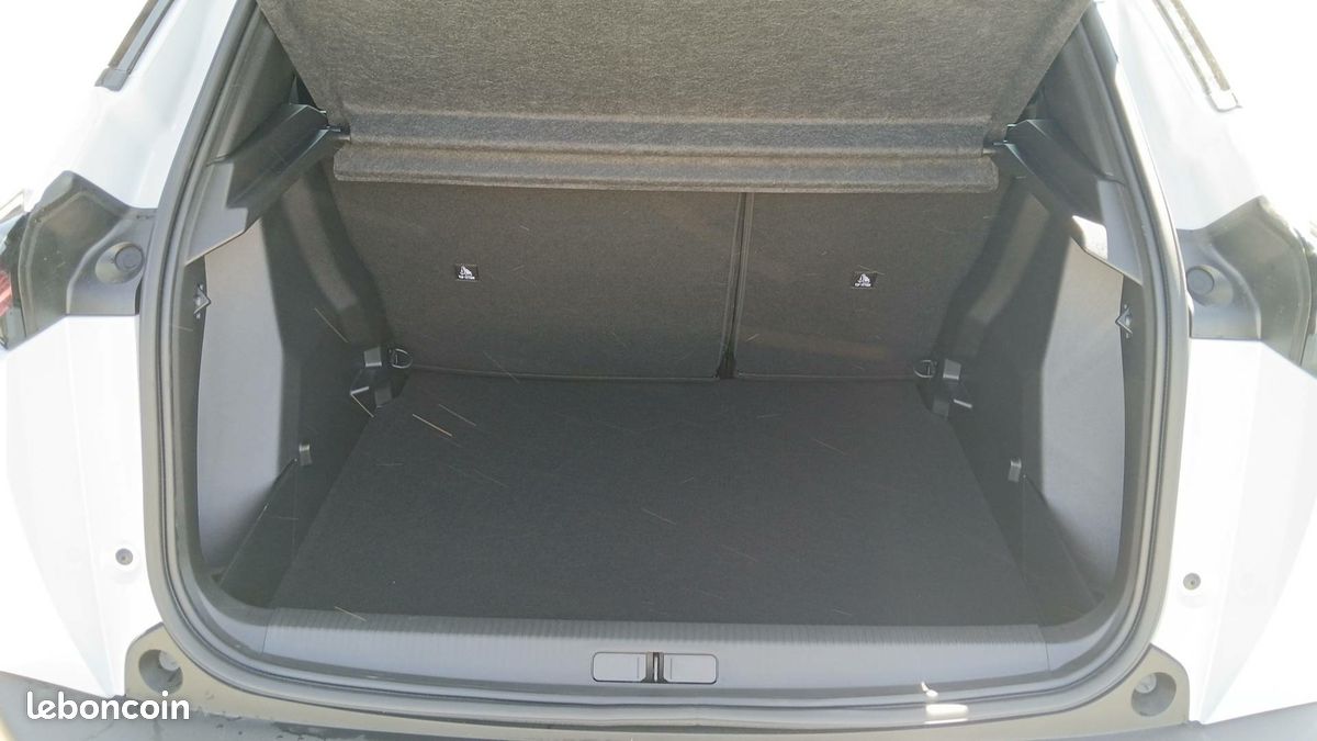 PEUGEOT 2008 Hybrid 110 e-DCS6 Edition (image 9)